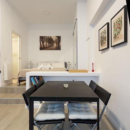 1 Bedroom 1 Bathroom Furnished - Av De America - Studio - Mintystay Мадрид Екстер'єр фото