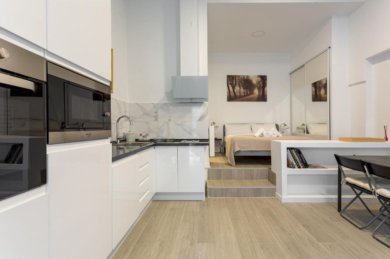 1 Bedroom 1 Bathroom Furnished - Av De America - Studio - Mintystay Мадрид Екстер'єр фото