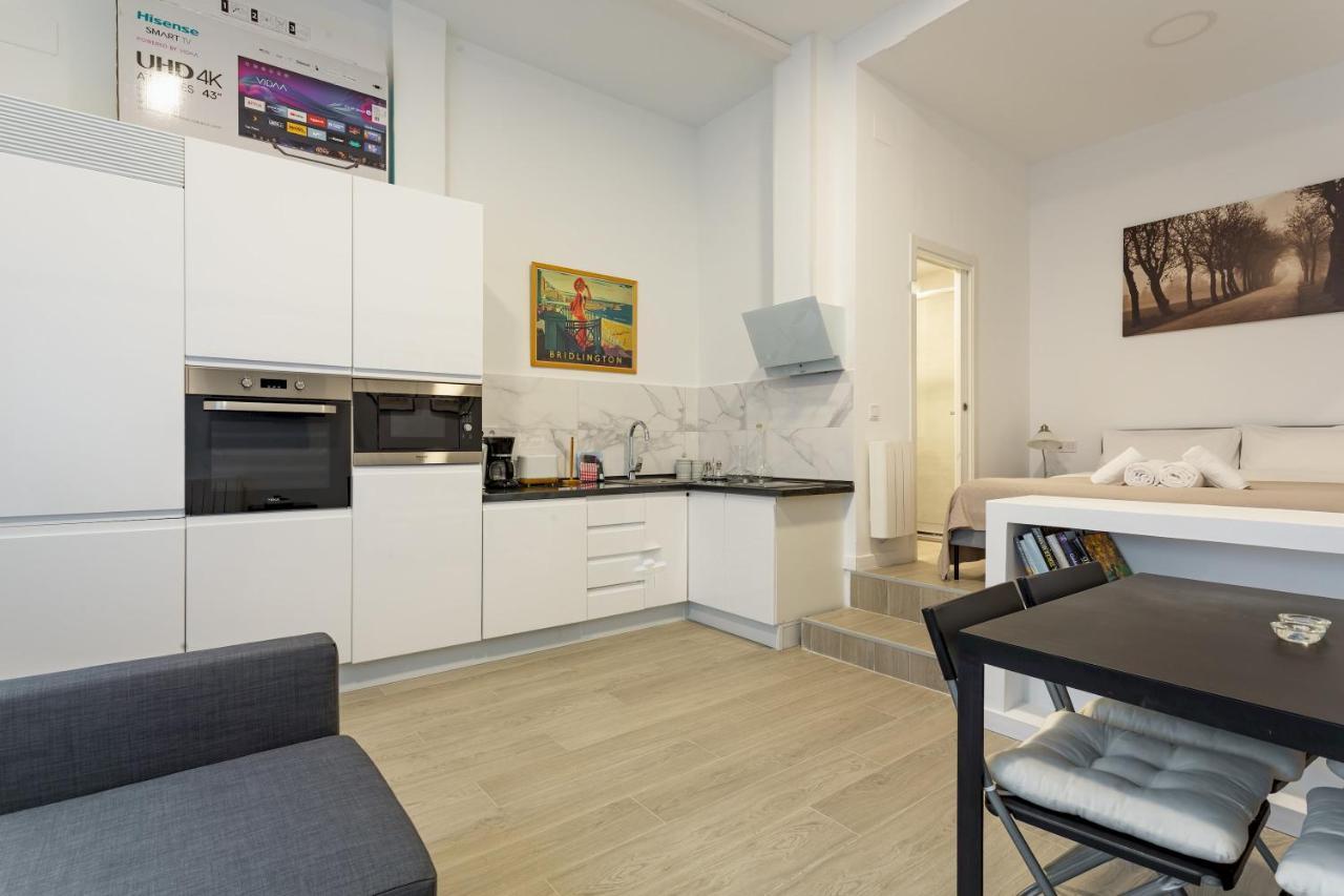 1 Bedroom 1 Bathroom Furnished - Av De America - Studio - Mintystay Мадрид Екстер'єр фото