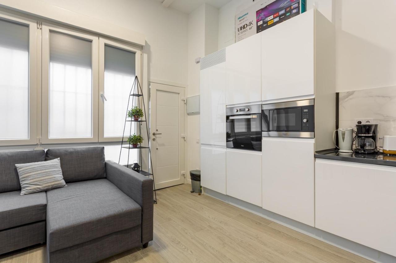 1 Bedroom 1 Bathroom Furnished - Av De America - Studio - Mintystay Мадрид Екстер'єр фото